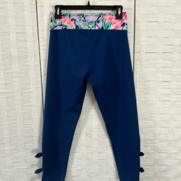 Lilly Pulitzer Luxletic Noelani Weekender Crop - Picture 5 of 12